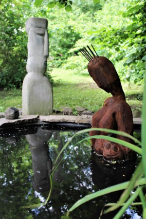 Moai AlwinE / Die Froschhüterin Moai AlwinE / Die Froschhüterin